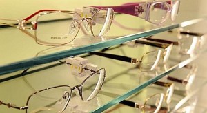Vers un encadrement du prix des lunettes pour les plus modestes
